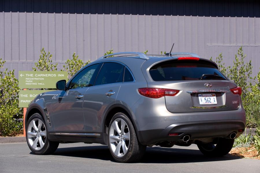  Infiniti FX50 S 2010 года  (фото 9 из 13)